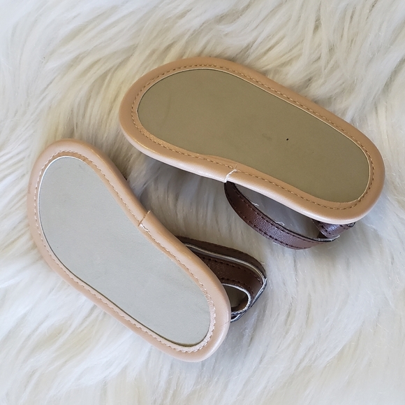 NEW Old Navy Baby Ankle Strap Sandals 0-3 Months - Picture 6 of 7